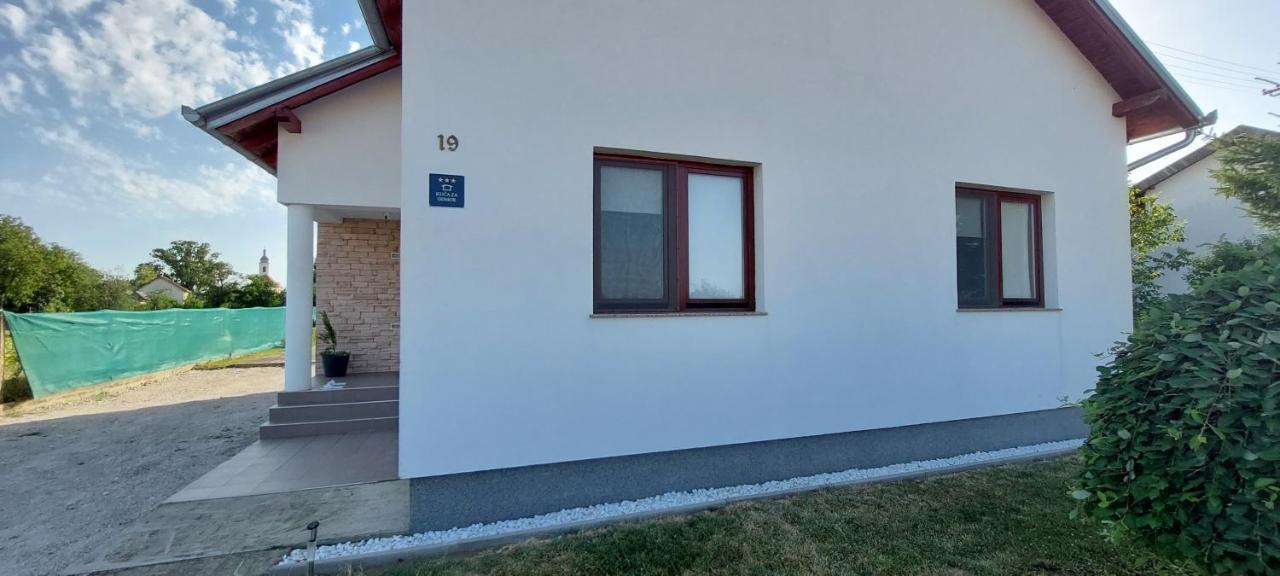 Kuca Za Odmor Domus Alba Villa Branjin Vrh Kültér fotó