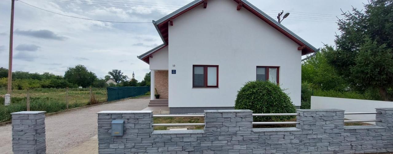 Kuca Za Odmor Domus Alba Villa Branjin Vrh Kültér fotó