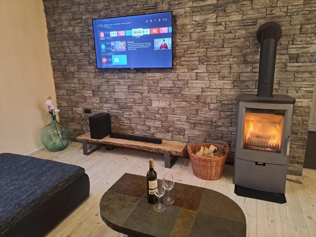 Kuca Za Odmor Domus Alba Villa Branjin Vrh Kültér fotó