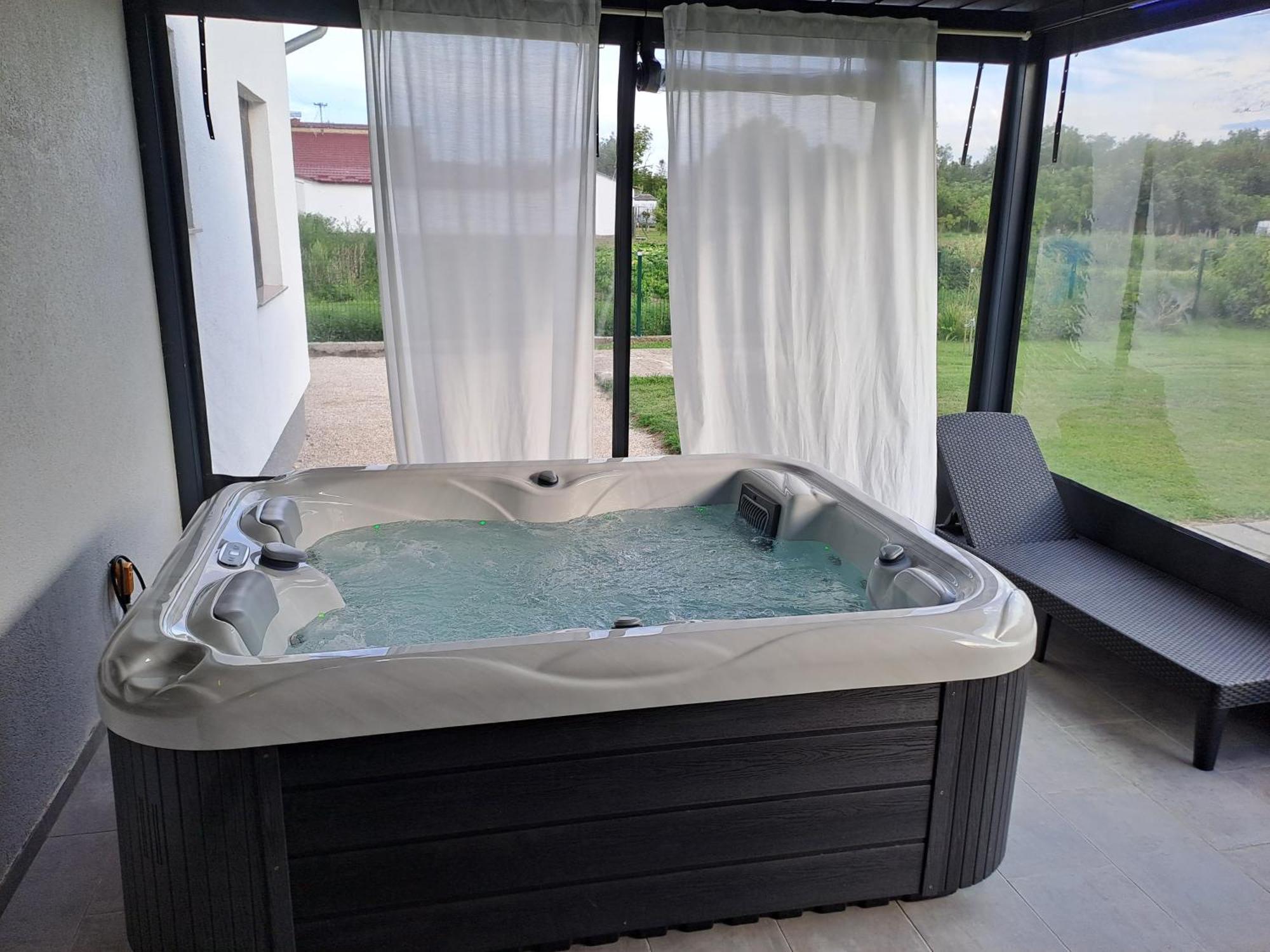 Kuca Za Odmor Domus Alba Villa Branjin Vrh Kültér fotó